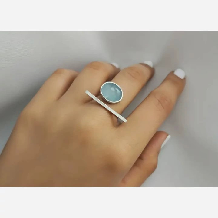 انگشتر زنانه نگین عقیق آبی بسیار زیبا