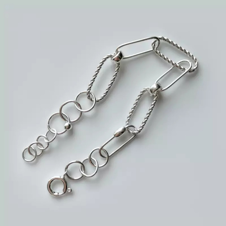 دستبند نقره زنانه دست ساز و سفارشی ساخت بسیار اعلا