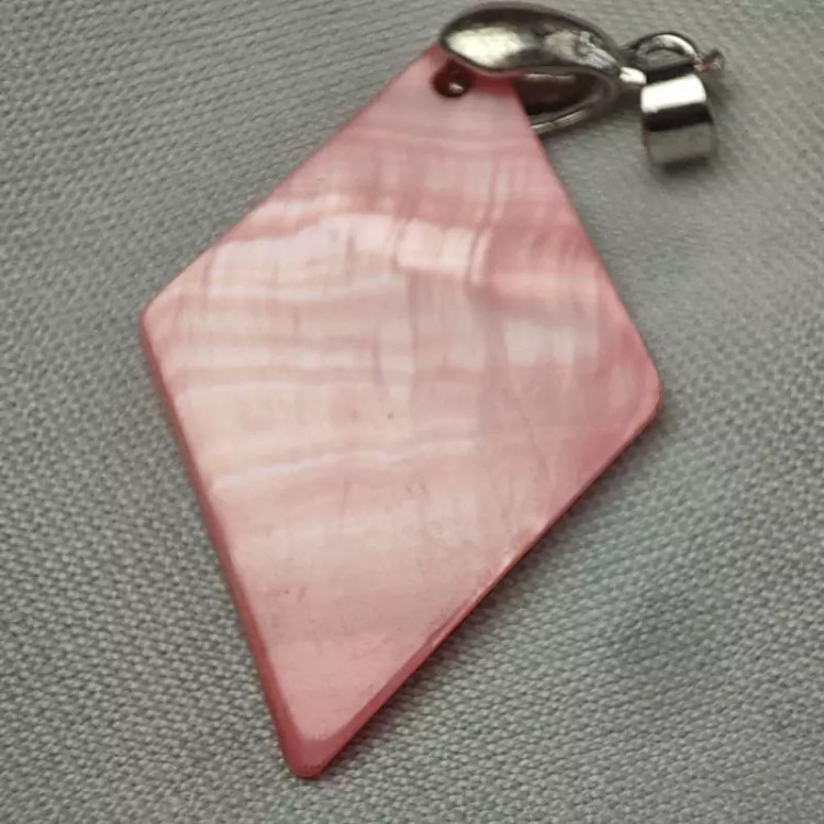 اویز گردنی صدفی صورتی اویزاستیل با ابکاری ماندگار