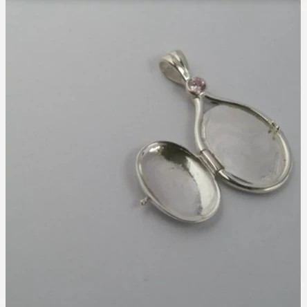 قاب اویز نقره بیضی بدون زنجیر