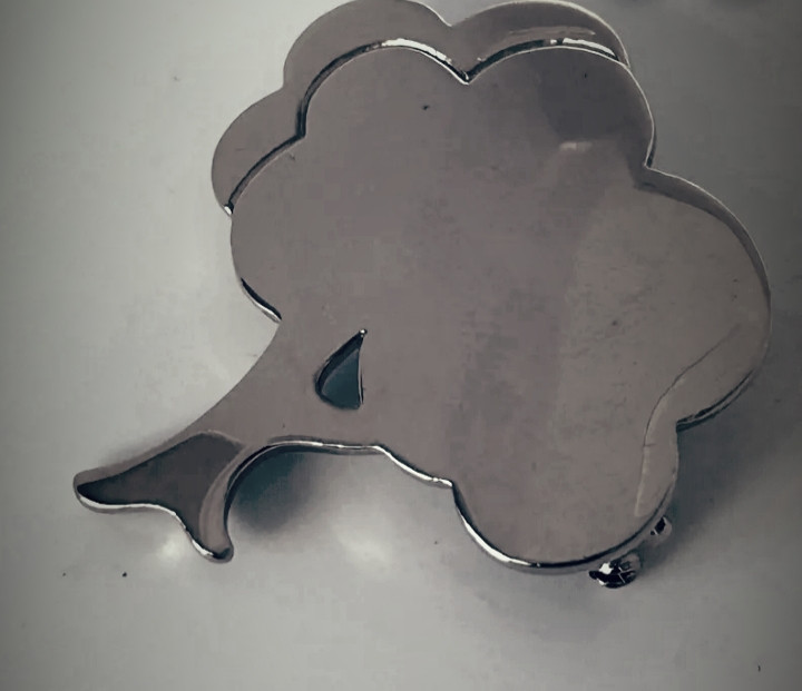 گل سینه نقره شکل درخت