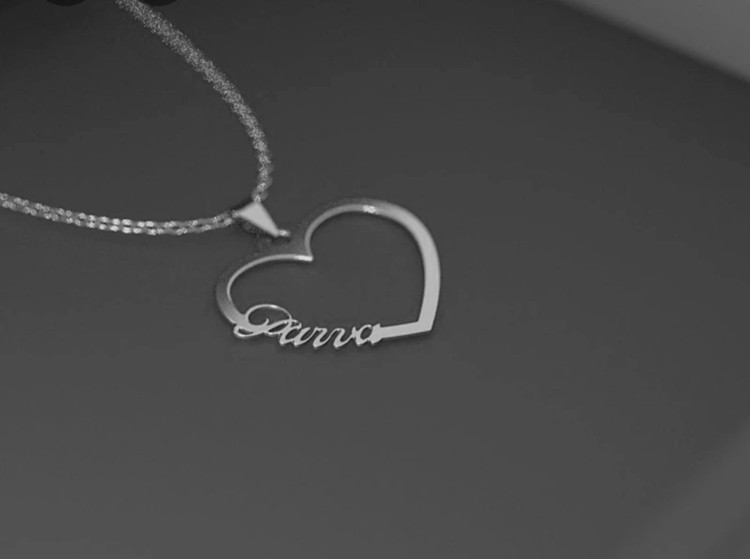 گردنبند نقره مدل اسم پروا به لاتین parva همراه با زنجیر نقره عیار 925