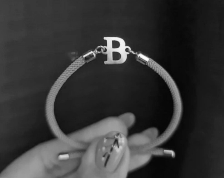 دستبند نقره حرف B