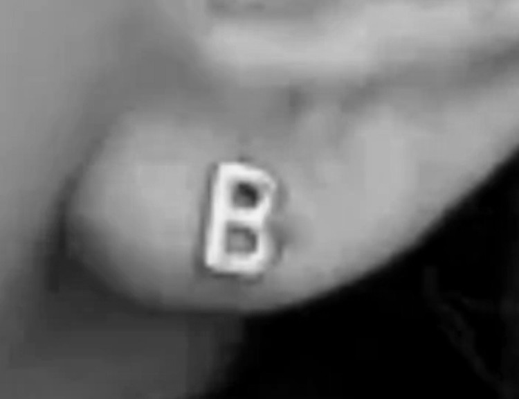 گوشواره نقره میخی مدل حرف B