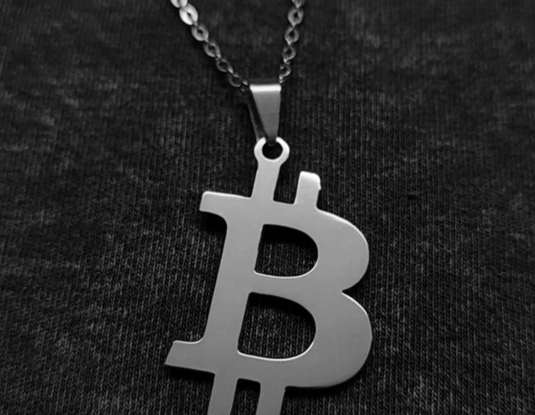 گردنبند نقره مدل بیت کوین