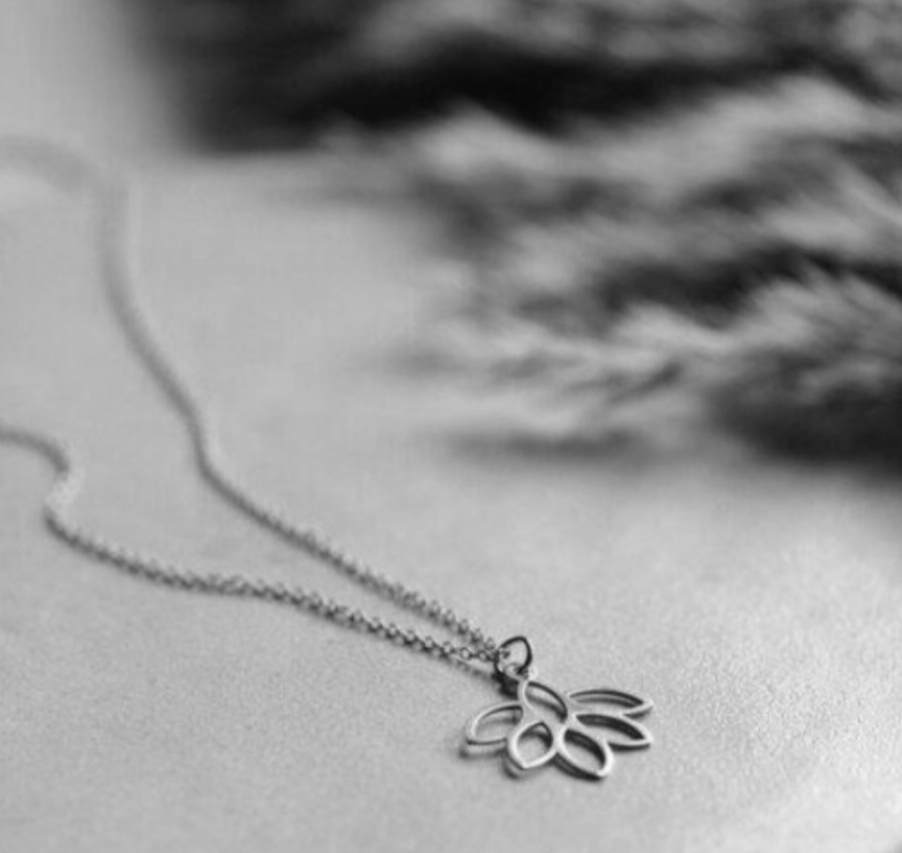 گردنبند نقره مدل طرحدار 36