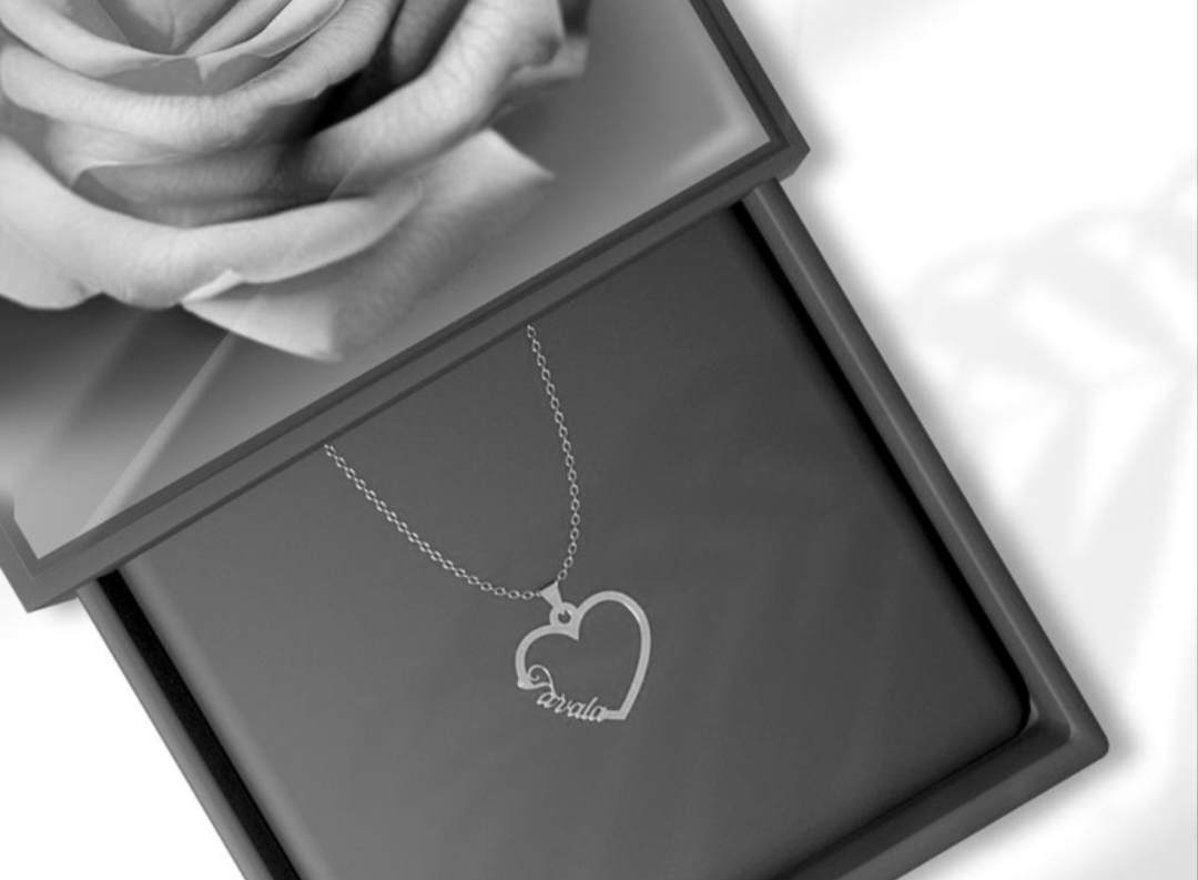 گردنبند نقره مدل قلب و اسم تولا به لاتین Tavalaهمراه با زنجیر نقره عیار 925