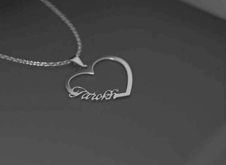 گردنبند نقره مدل قلب و اسم تارخ به لاتین Tarokhهمراه با زنجیر نقره عیار 925