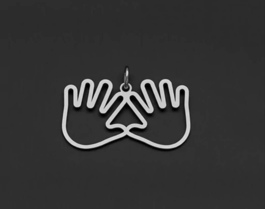پلاک نقره مدل دست نوزاد