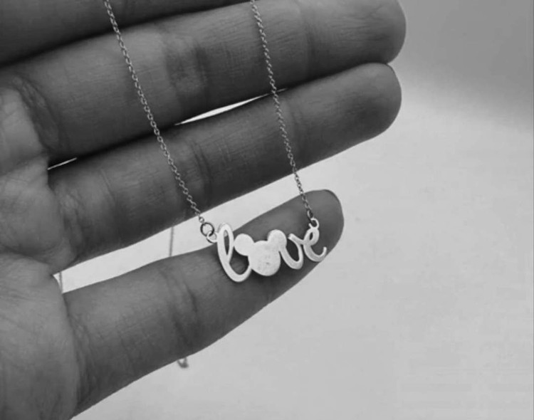 گردنبند نقره مدل میکی موس و Love همراه با زنجیر نقره عیار 925