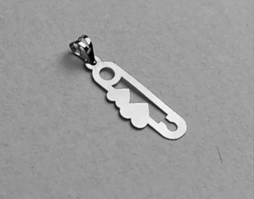پلاک نقره مدل سنجاق قلبی