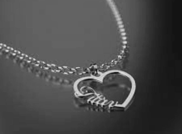 گردنبند نقره مدل قلب و اسم تیلان به لاتین Tilan همراه با زنجیر نقره عیار 925